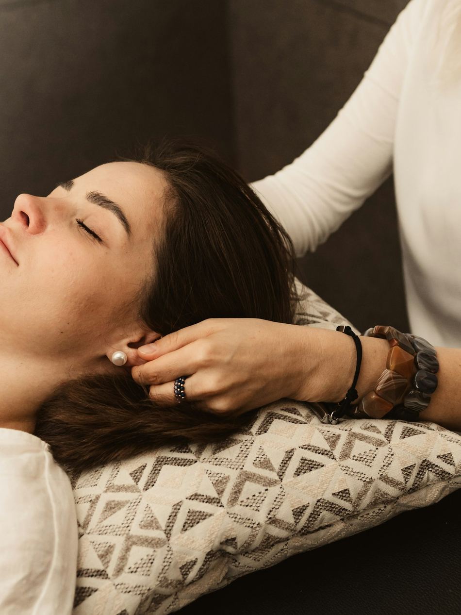 Séance de réflexologie crânio-faciale du visage